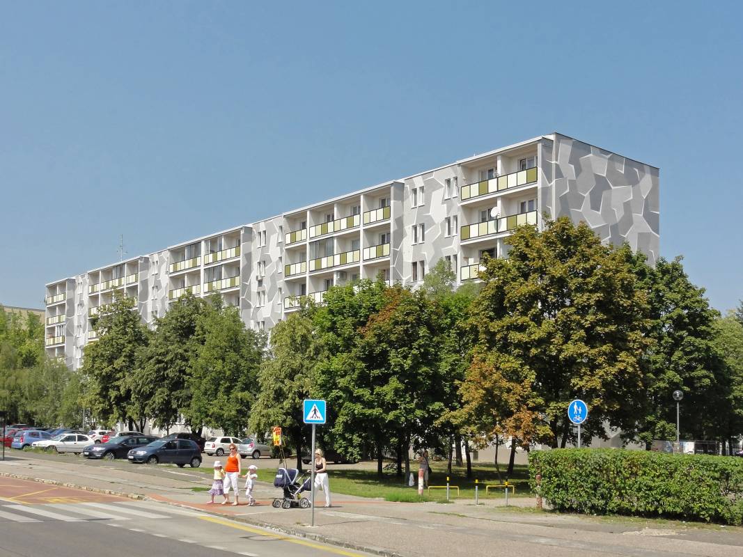 OBNOVA PANELOVÝCH BYTOVÝCH DOMOV